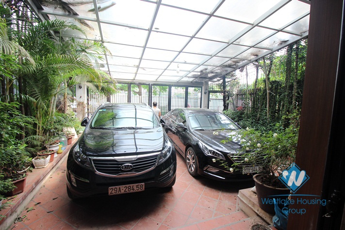 Lovely house with lake view for lease in Tu Hoa street